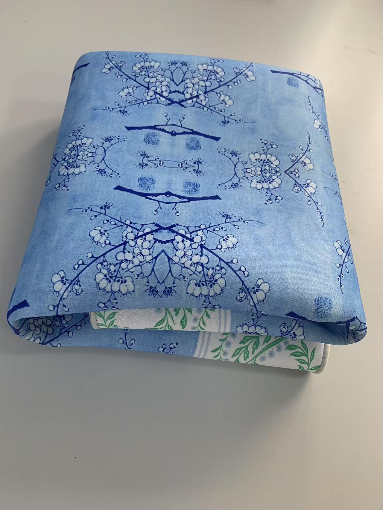 游戲桌墊那種好，橡膠雙面布印刷定制